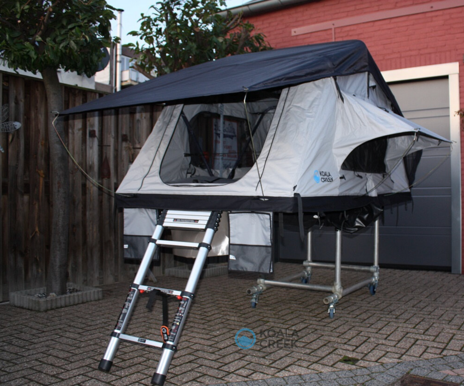KOALA CREEK® EIGER 160K-V2 160cm daktent donker grijs (Met DELUX set. Met gratis K-LW ondertent naar keuze, zolang de voorraad strekt)