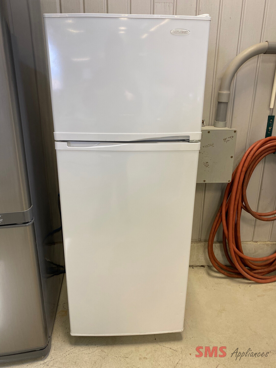 Diplomat Danby Compact Top Mount Refrigerator 8.8 Cu. Ft. DFF8803W