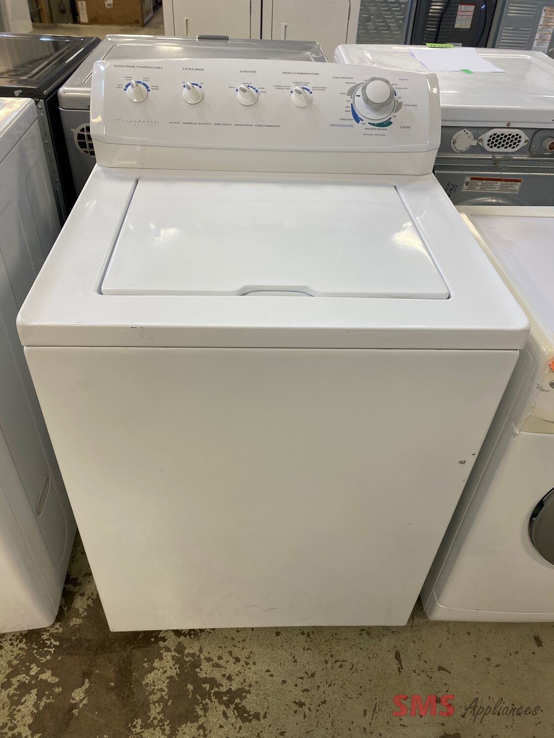 Frigidaire 27" Top Load Washer 3.0 Cu. Ft. GLWS1649AS1