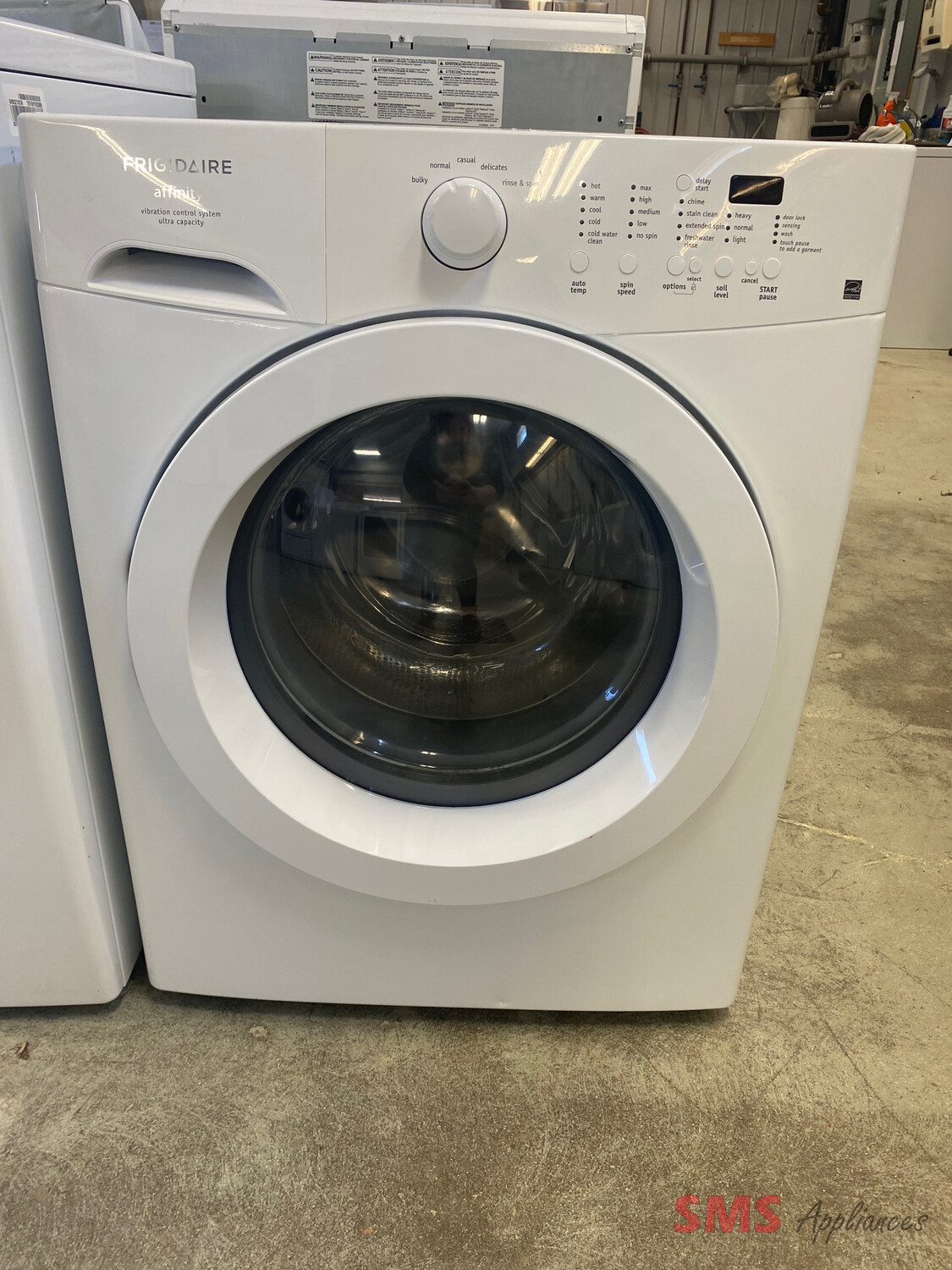 Frigidaire 27" Front Load Washer 3.8 Cu. Ft. FFFW4000QW0
