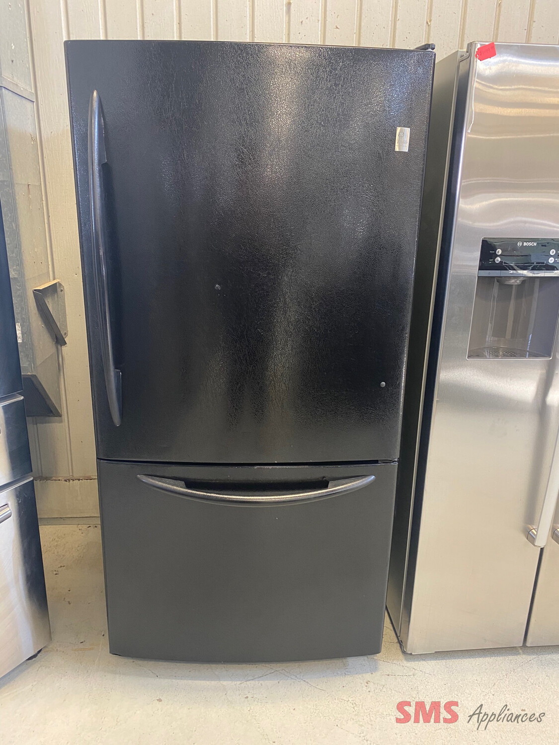 GE Profile 33" Bottom Mount Refrigerator 22.2 Cu. Ft. PDS22M1SBB