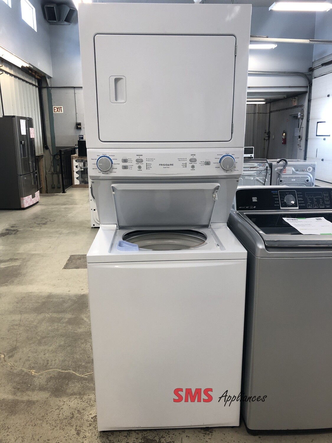 Frigidaire 27" Laundry Center FLCE752CAW4