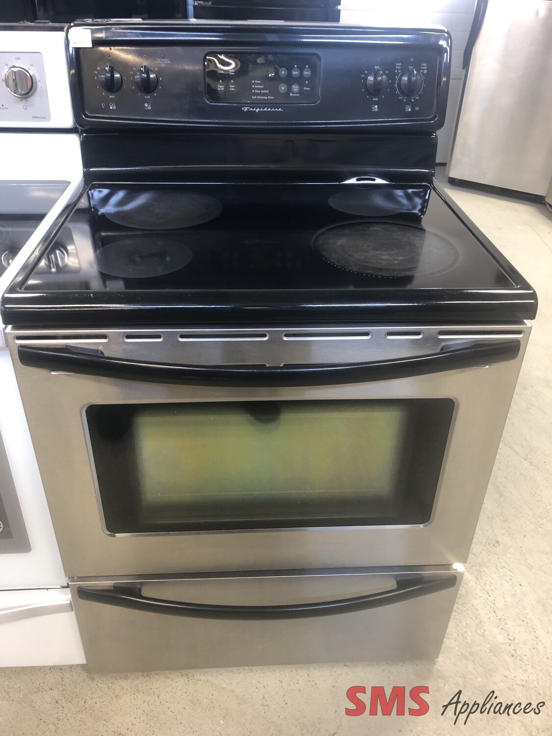 Frigidaire 30" Glass Top Stove CFEF372EC4