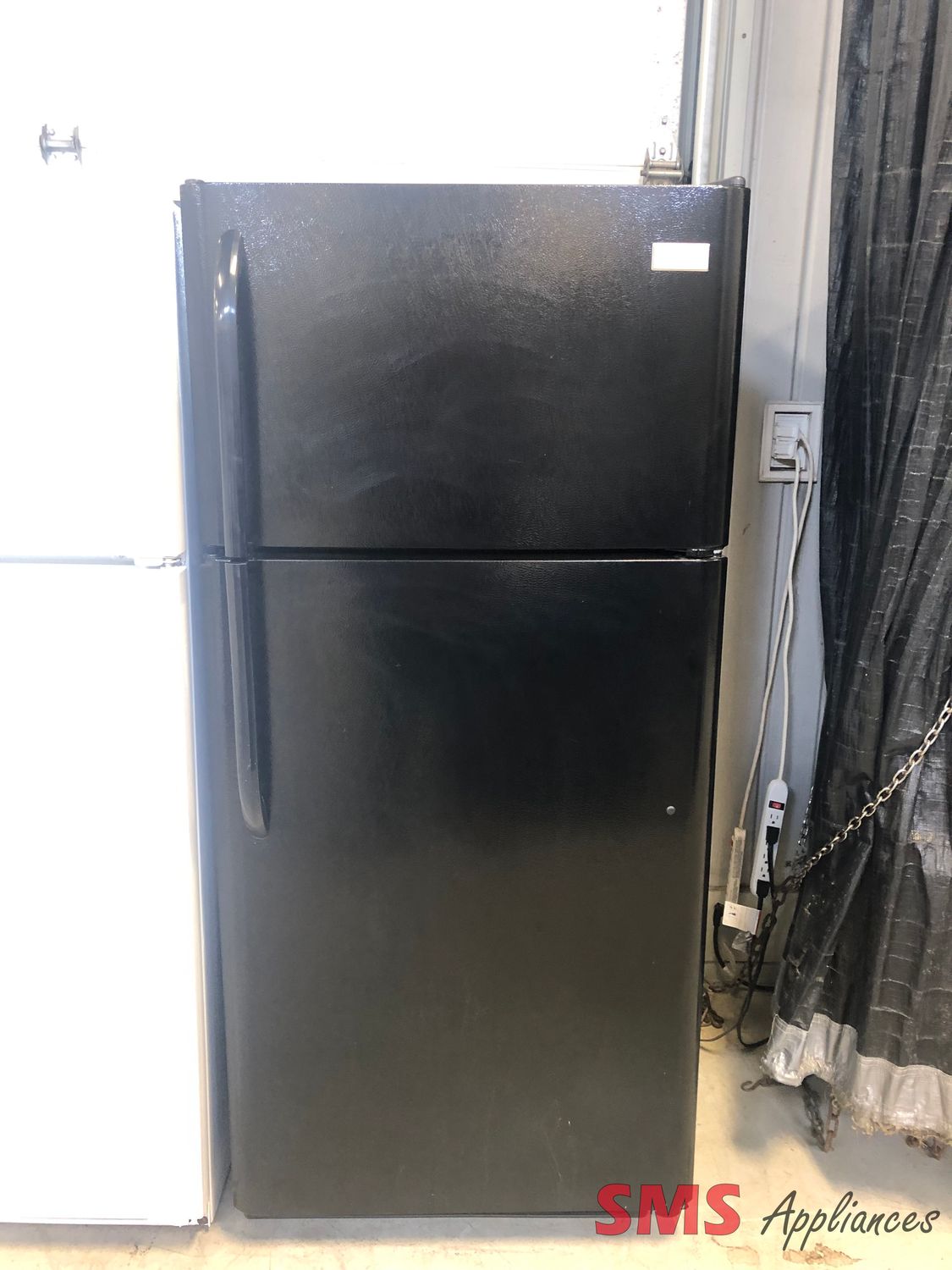 Frigidaire 30" Top Mount Refrigerator 18.2 Cu. Ft. FFTR1817LB