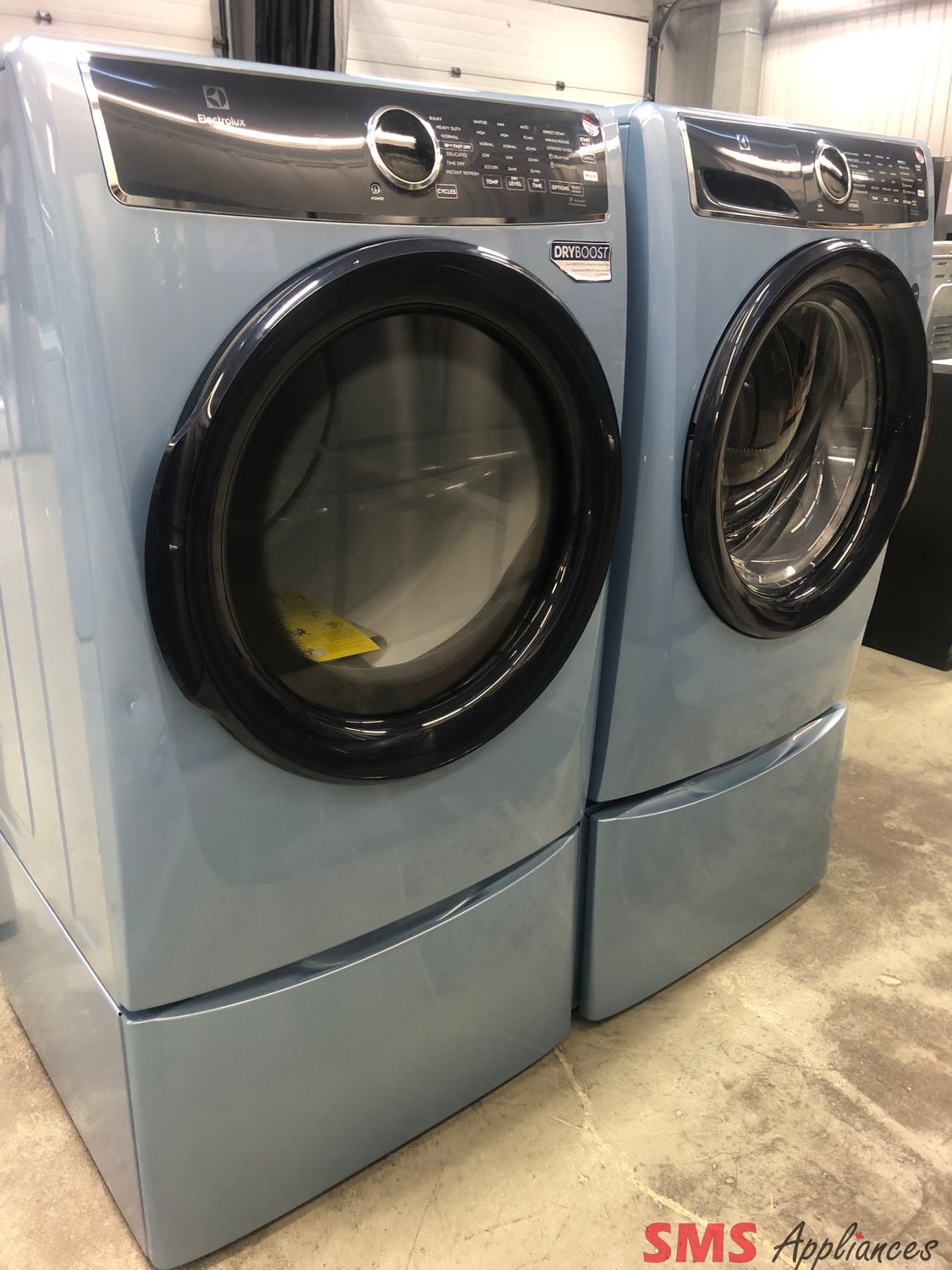 Open Box - Scratch & Dent - Electrolux 27" Washer and Dryer Set ELFW7437AG / ELFE743CAG