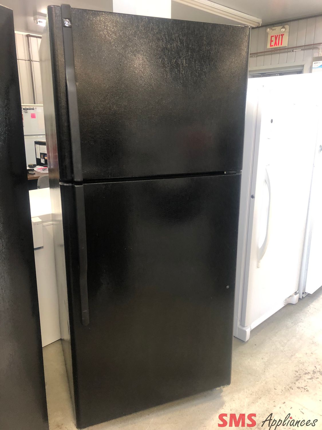 GE 30" Top Mount Refrigerator GTS181BRDRBB