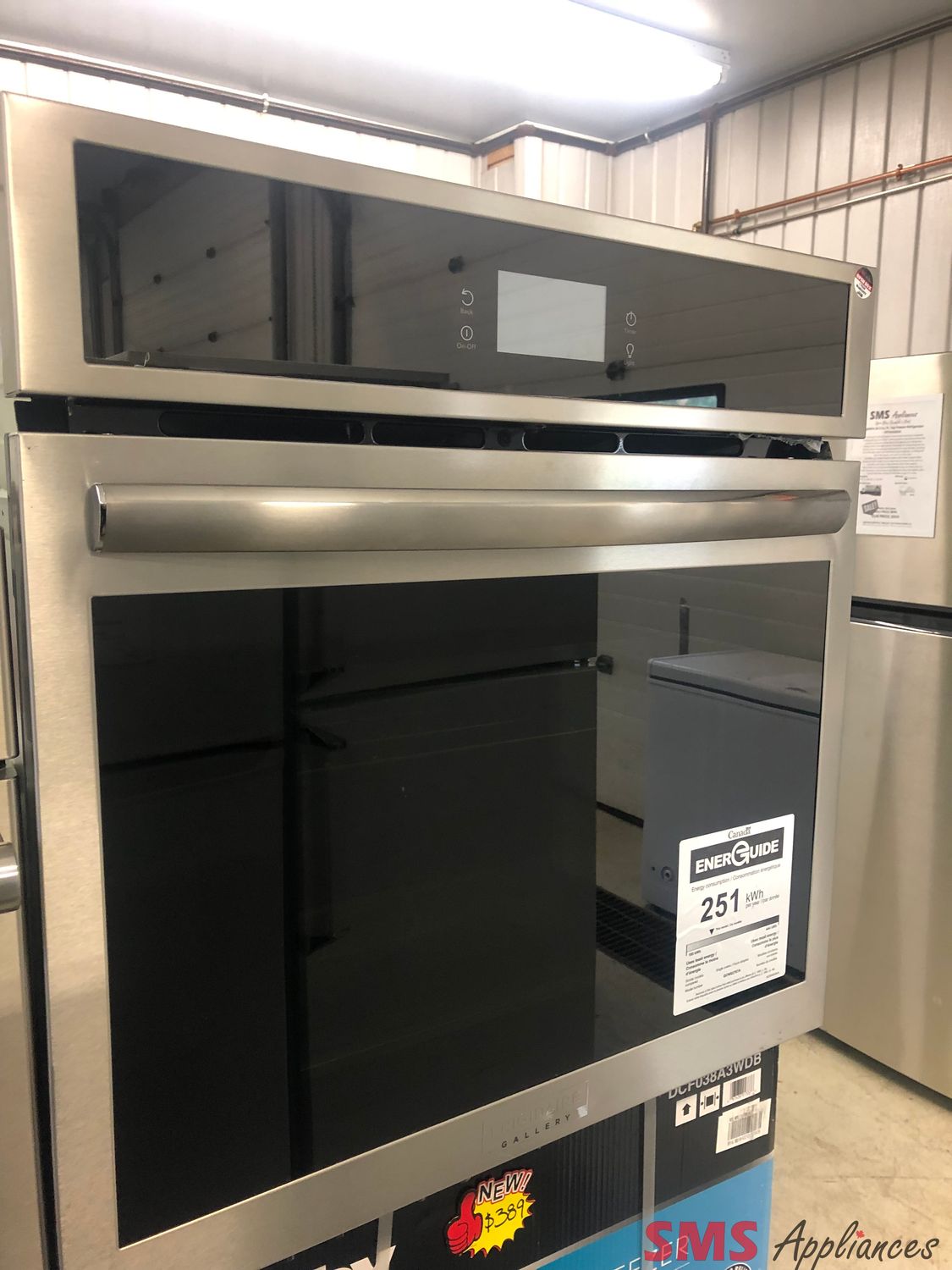 Open Box - Scratch & Dent - Frigidaire Gallery 27" Single Wall Oven GCWS2767AF