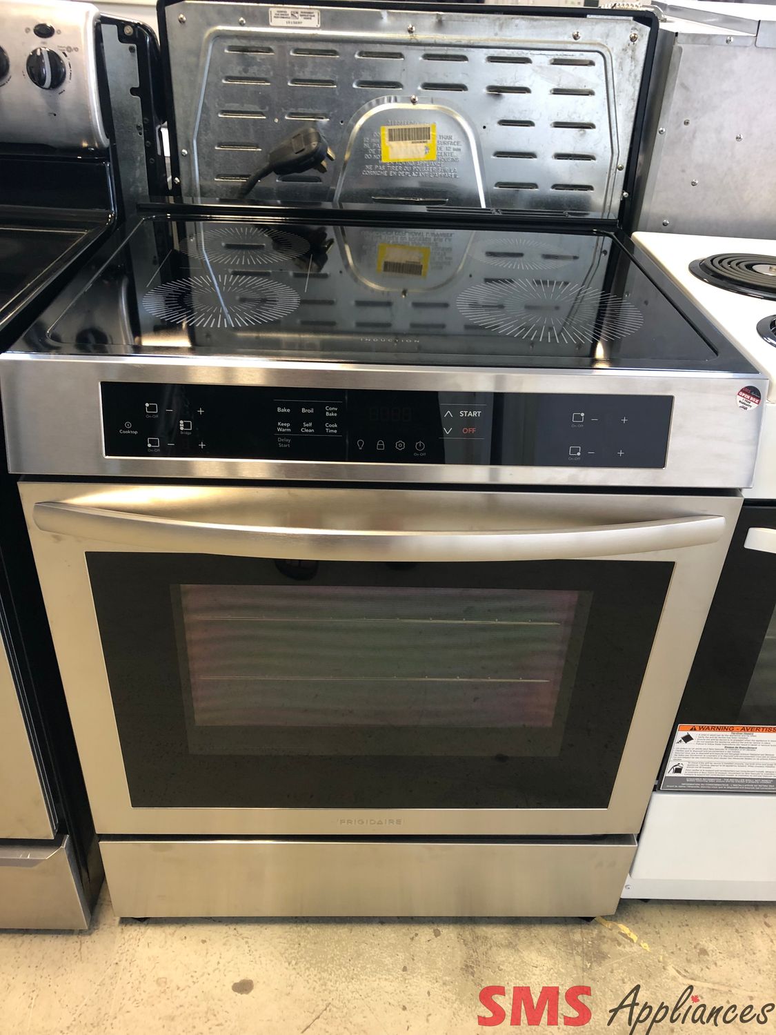 Open Box - Scratch & Dent Frigidaire Induction Stove FCF1308CAS