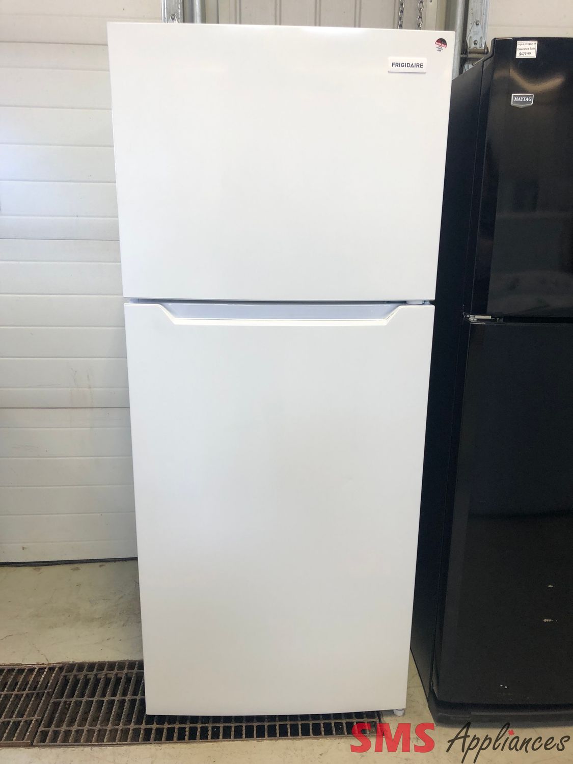 Open Box - Scratch & Dent - Frigidaire 28" Top Mount Refrigerator FFHT1822UW