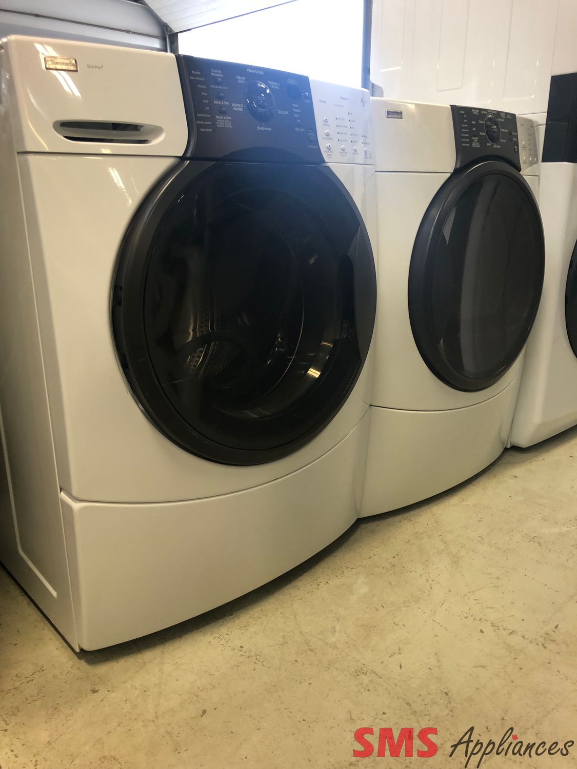 Kenmore 27" Washer & Dryer Set 110.45872404 / 110.C82822100