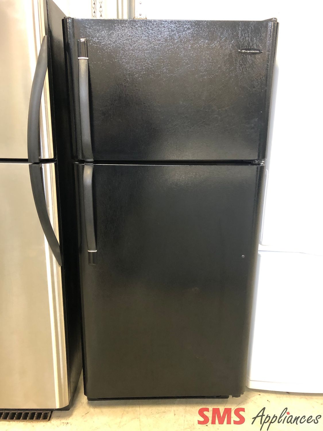 Frigidaire 30" Top Mount Refrigerator FRT8136EBC