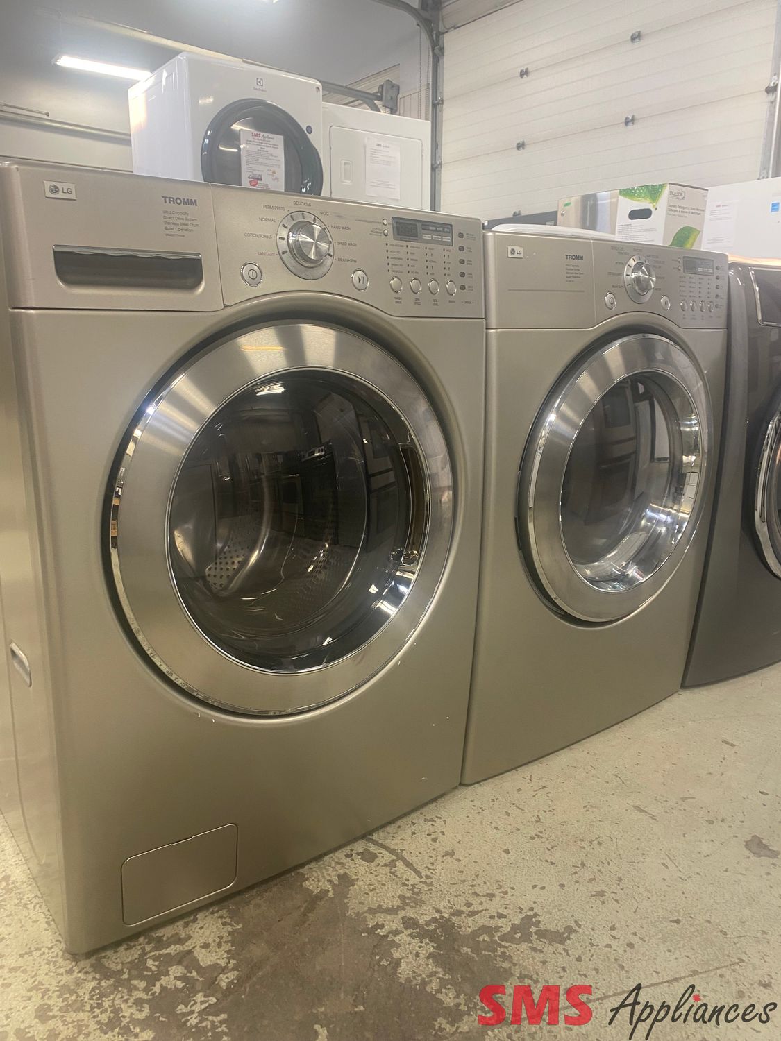 LG Washer & Dryer Set WM2677HSM / DLE6977S