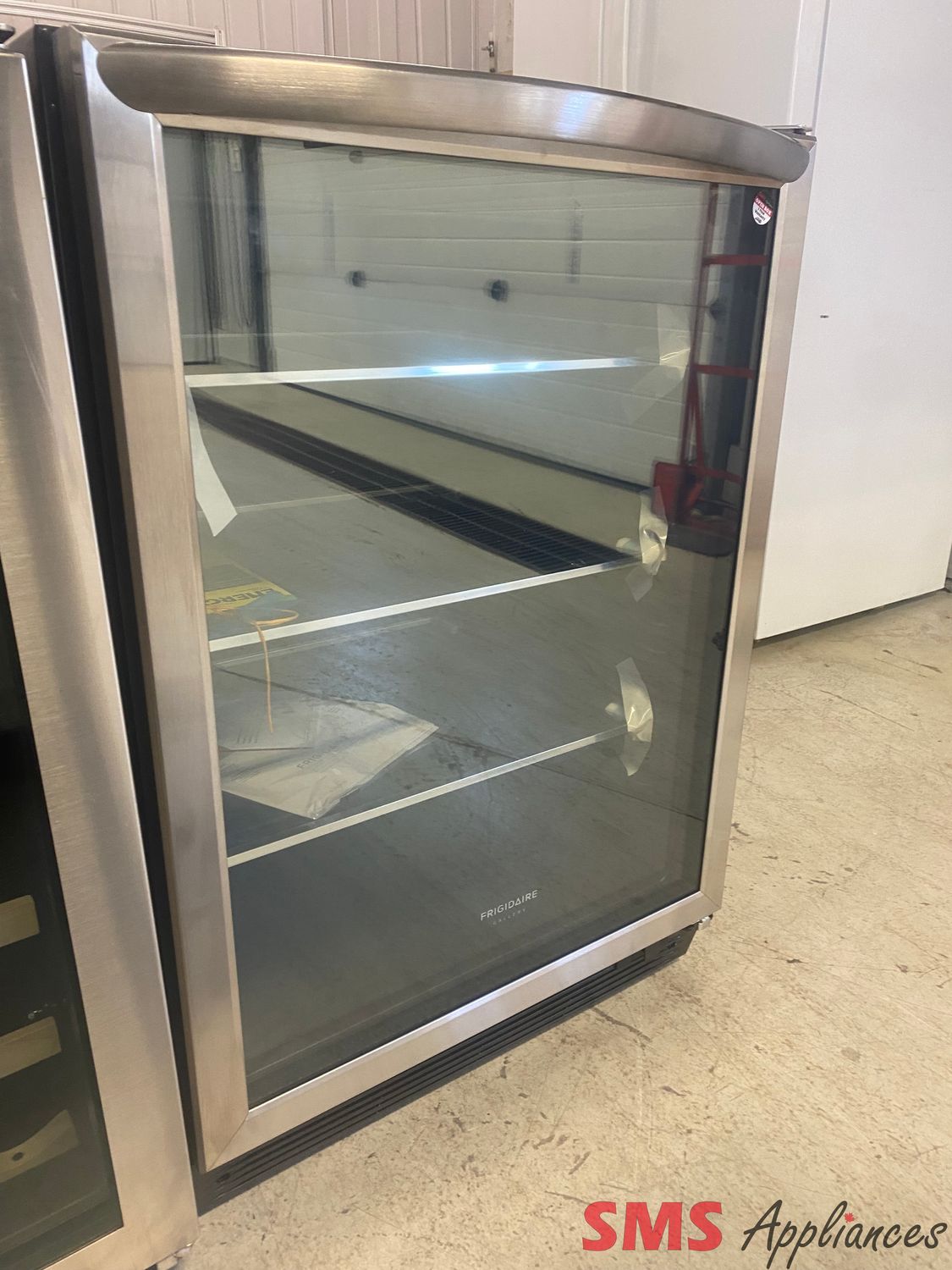 Open Box - Scratch & Dent - Frigidaire 24" Beverage Center FFGBC5334VS
