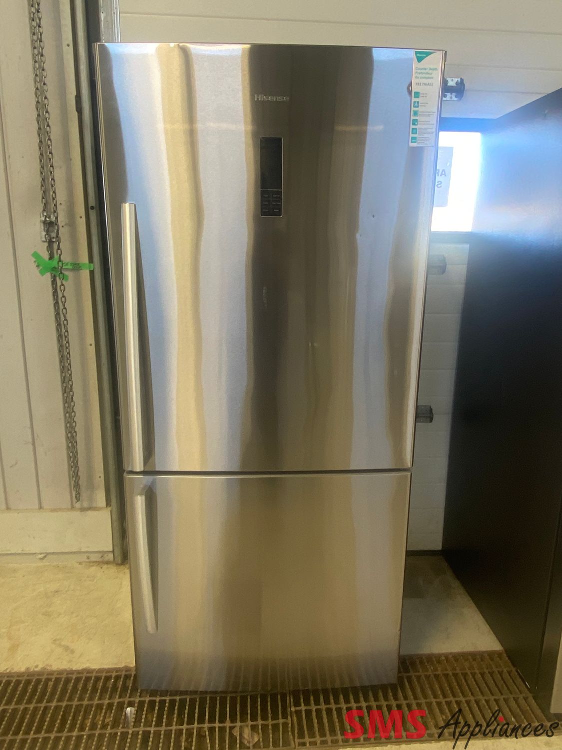 Hisense 31" Bottom Mount Refrigerator RB17N6ASE