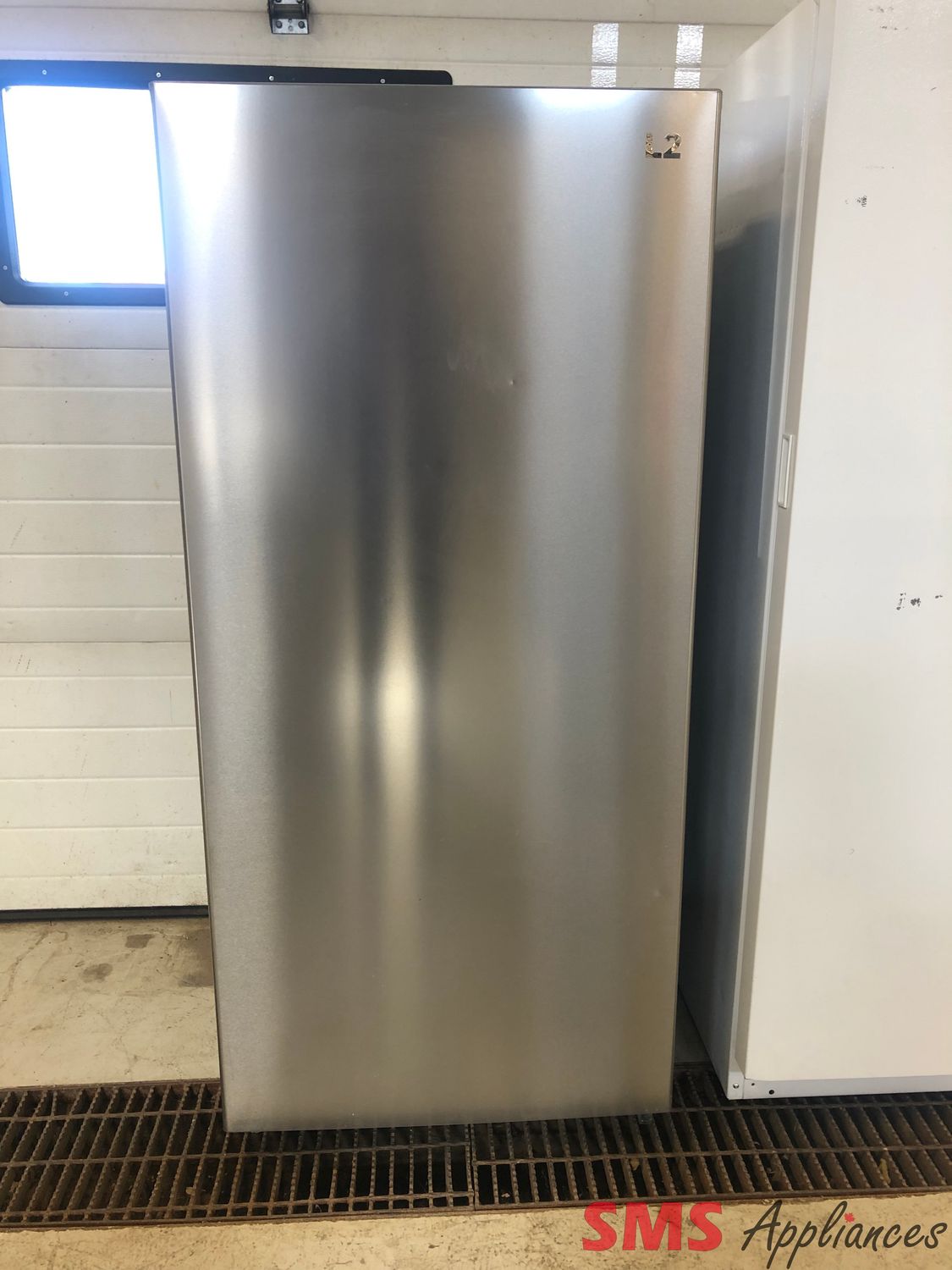 L2 28" Upright Freezer / Refrigerator LRU14F3ASTC