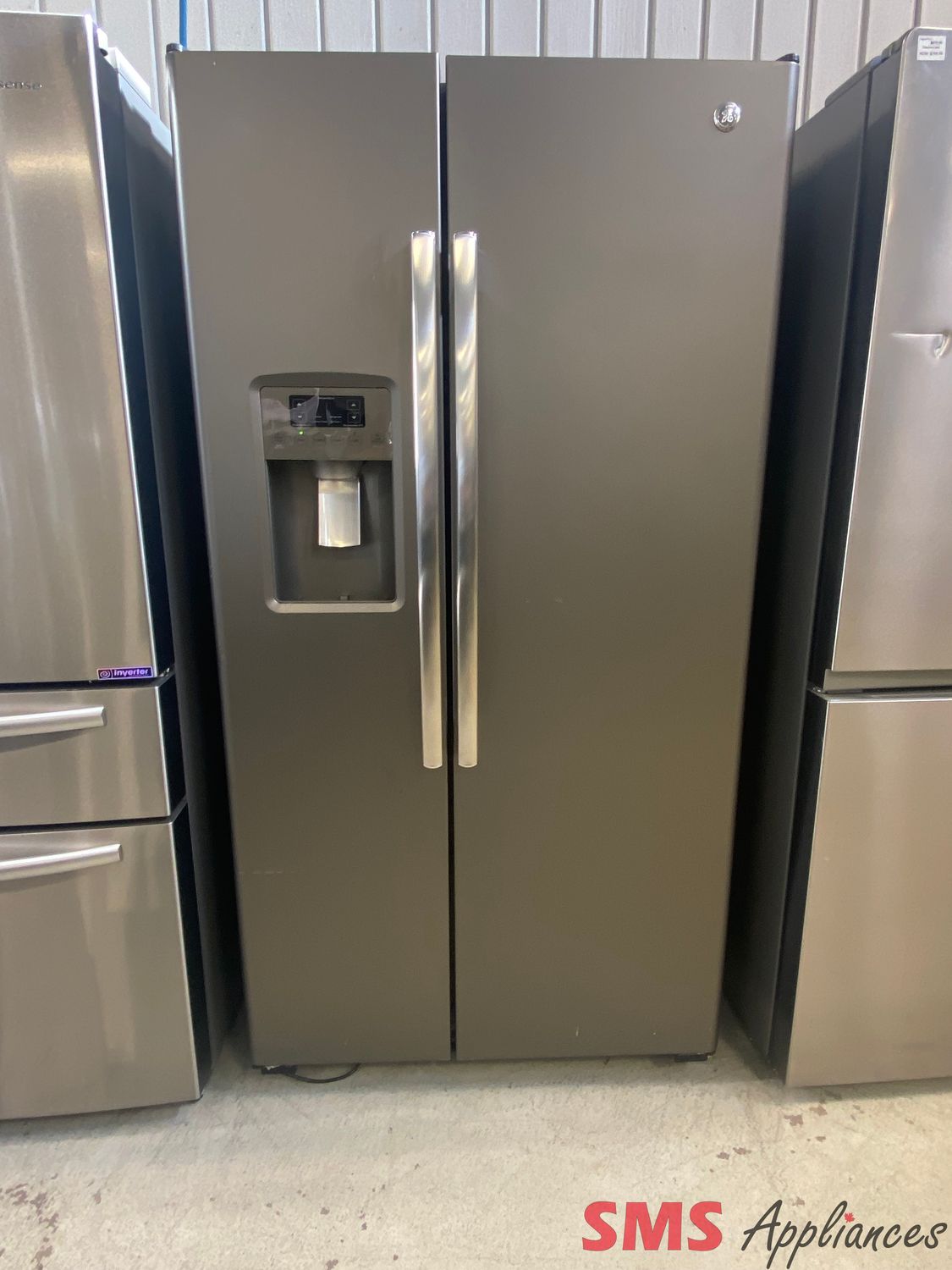 GE 36" Side by Side Refrigerator GZS22DMJES