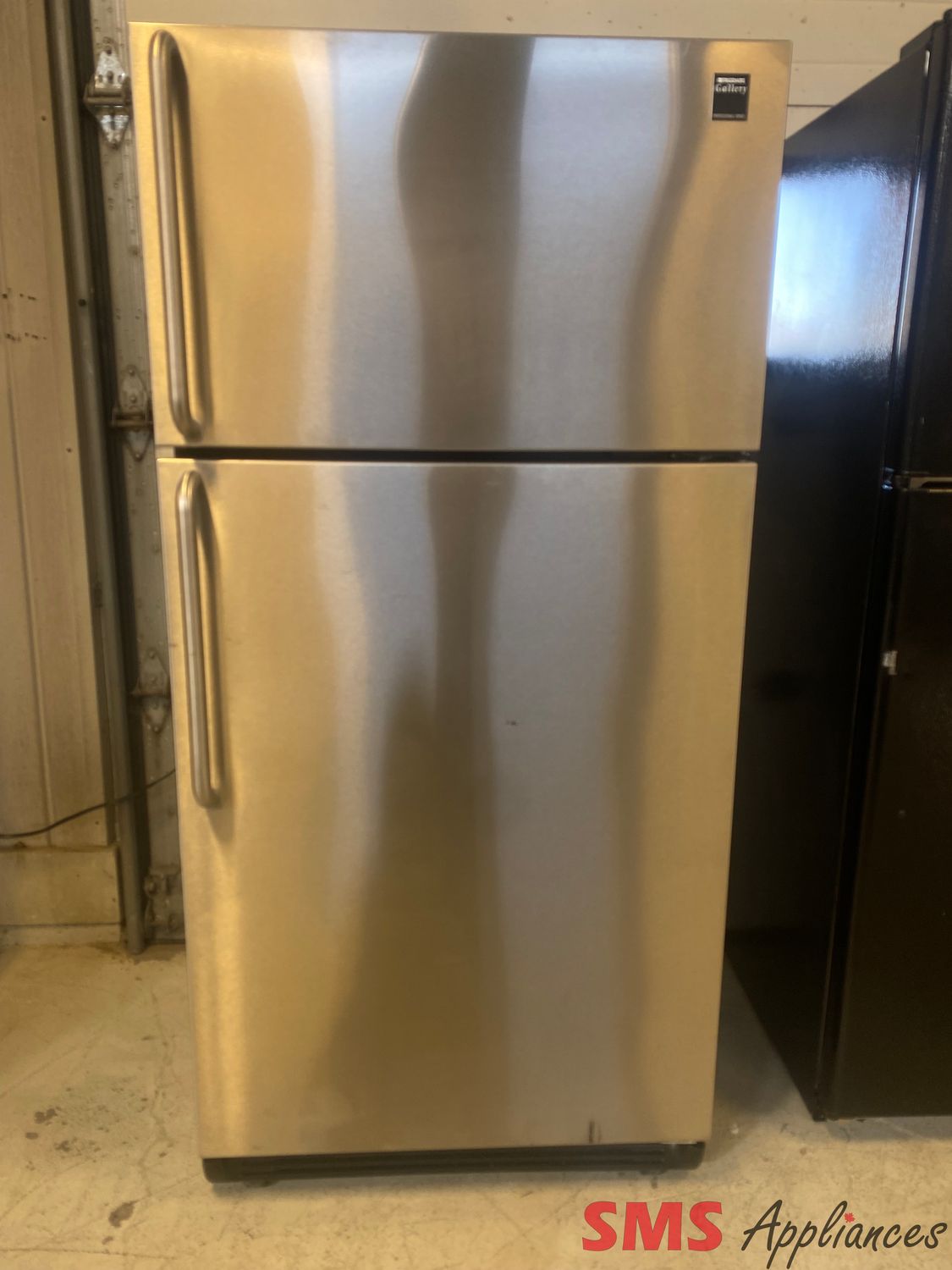 Frigidaire 33" Top Mount Refrigerator FRT221RSHK4