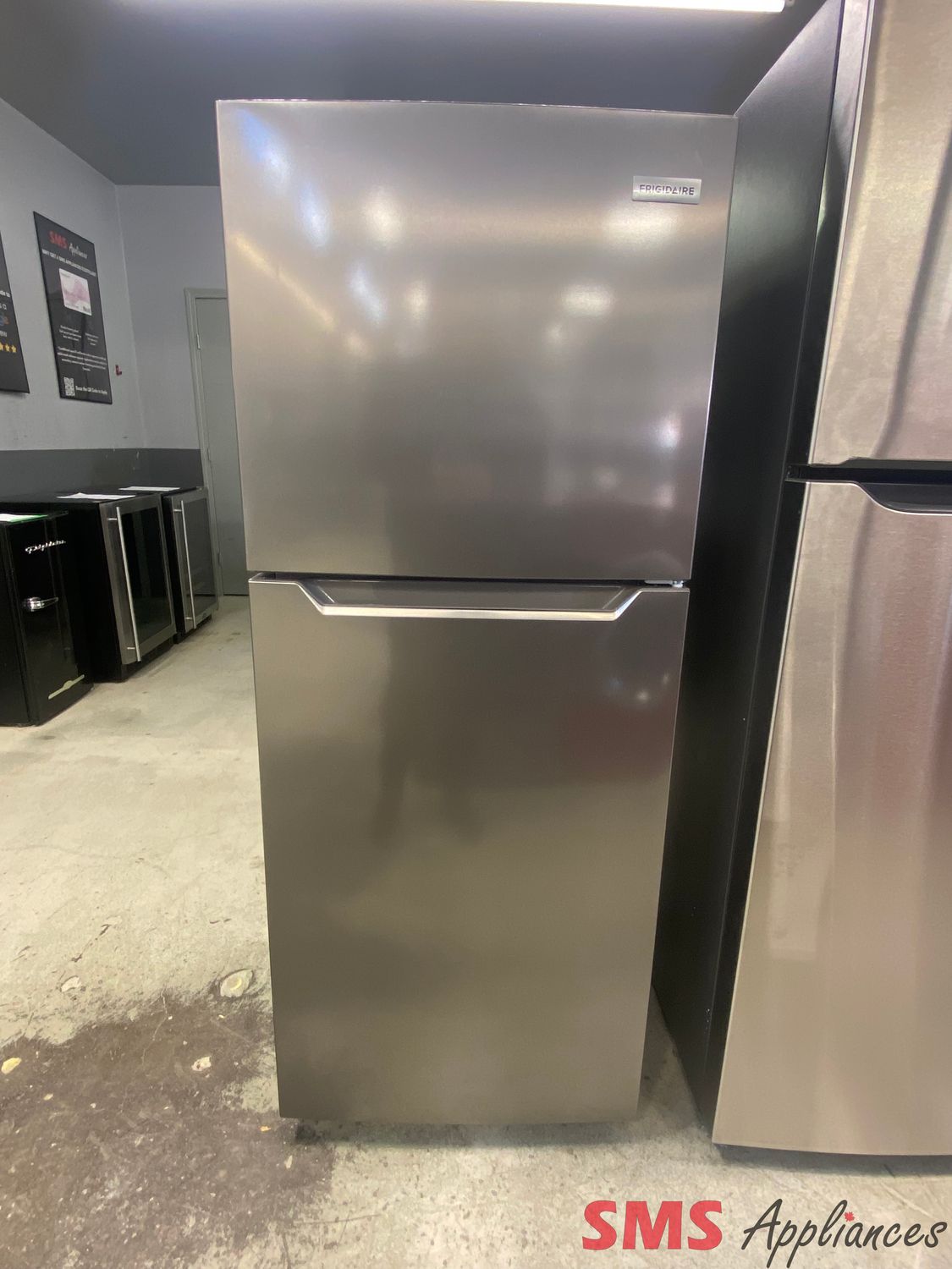 Open Box - Scratch & Dent - Frigidaire 24" Top Mount Refrigerator FFET1222UV