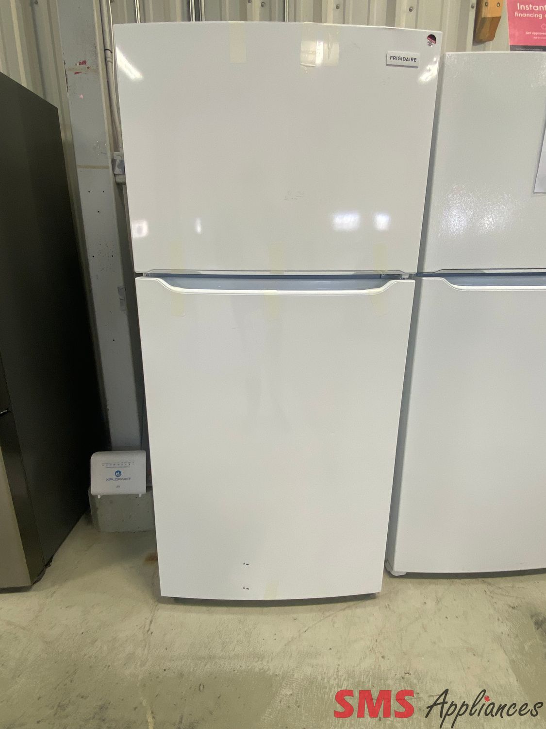 Open Box - Scratch & Dent - Frigidaire 30" Top Mount Refrigerator FFTR2045VW