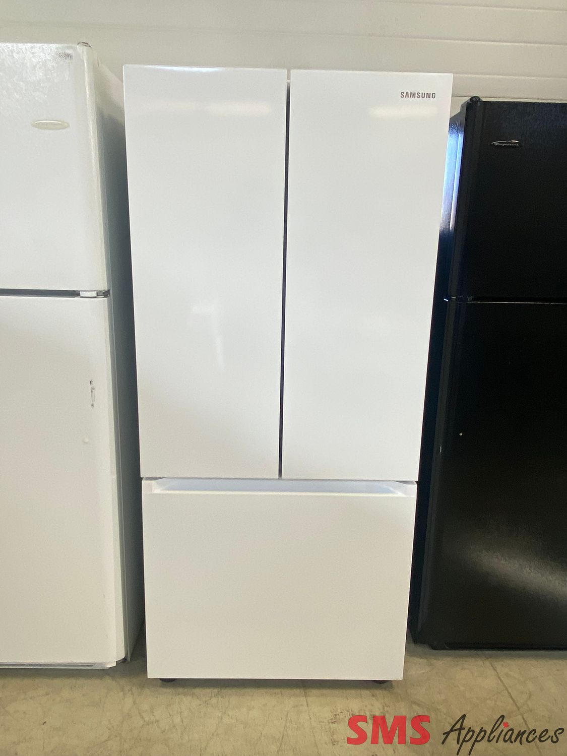 Samsung 30" French Door Refrigerator RF22A4111WW