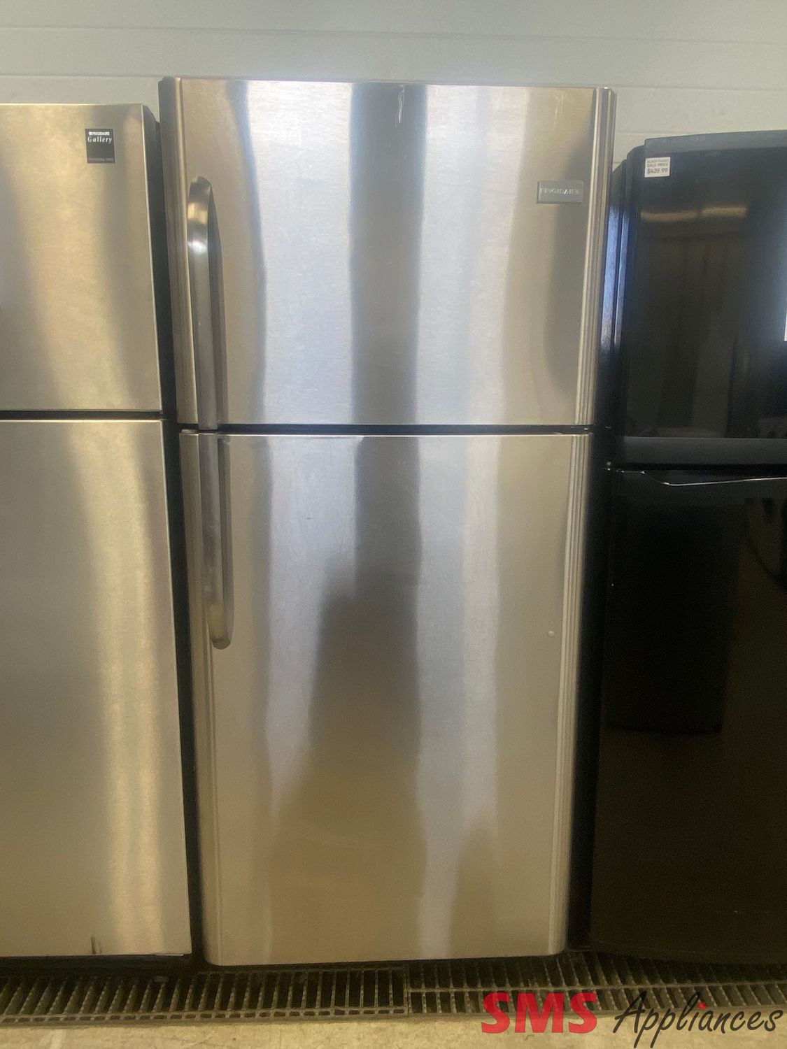Frigidaire 30" Top Mount Refrigerator FFHT2126PS