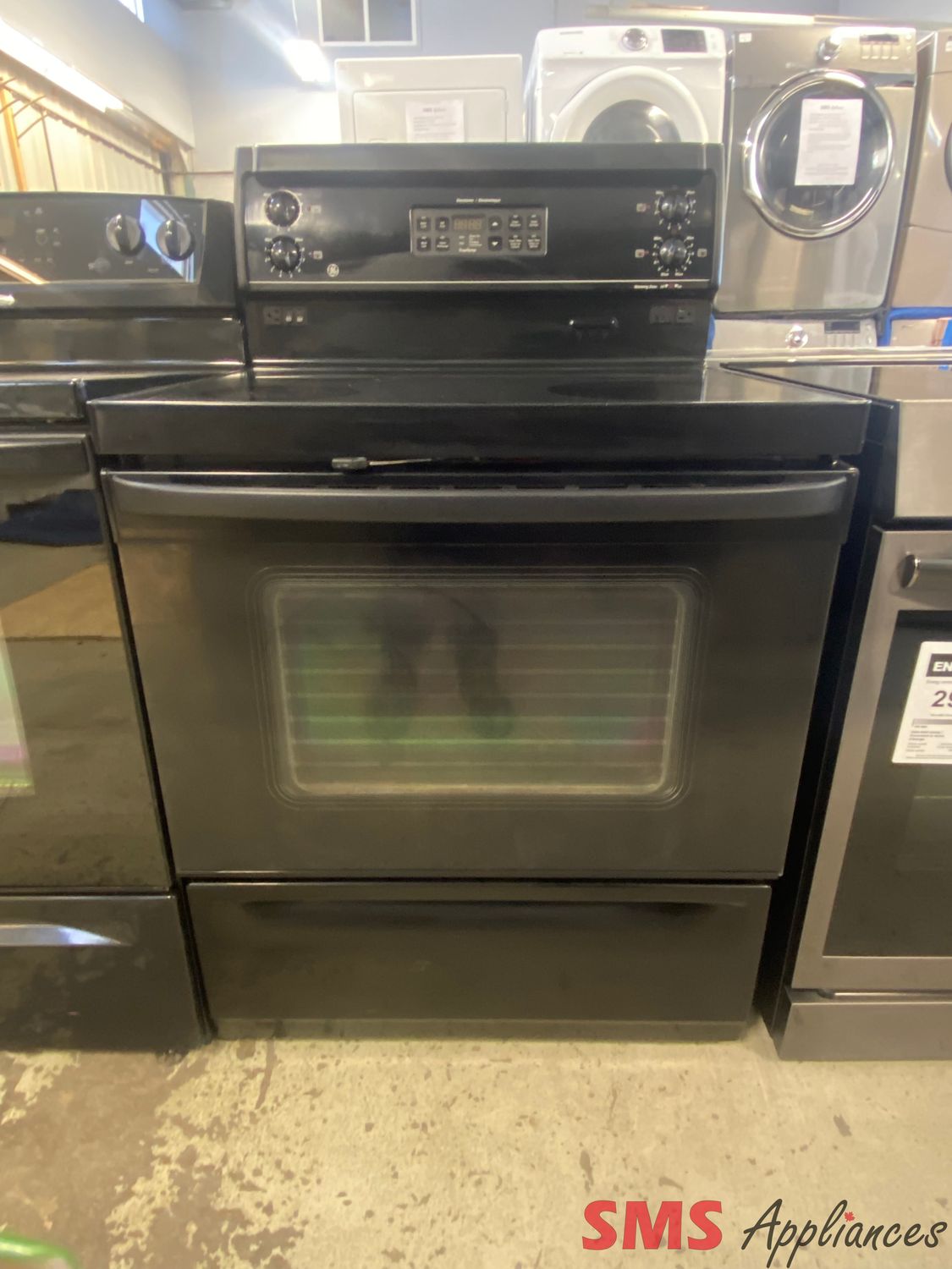 GE 30" Glass Top Stove GRSR3920ZBB