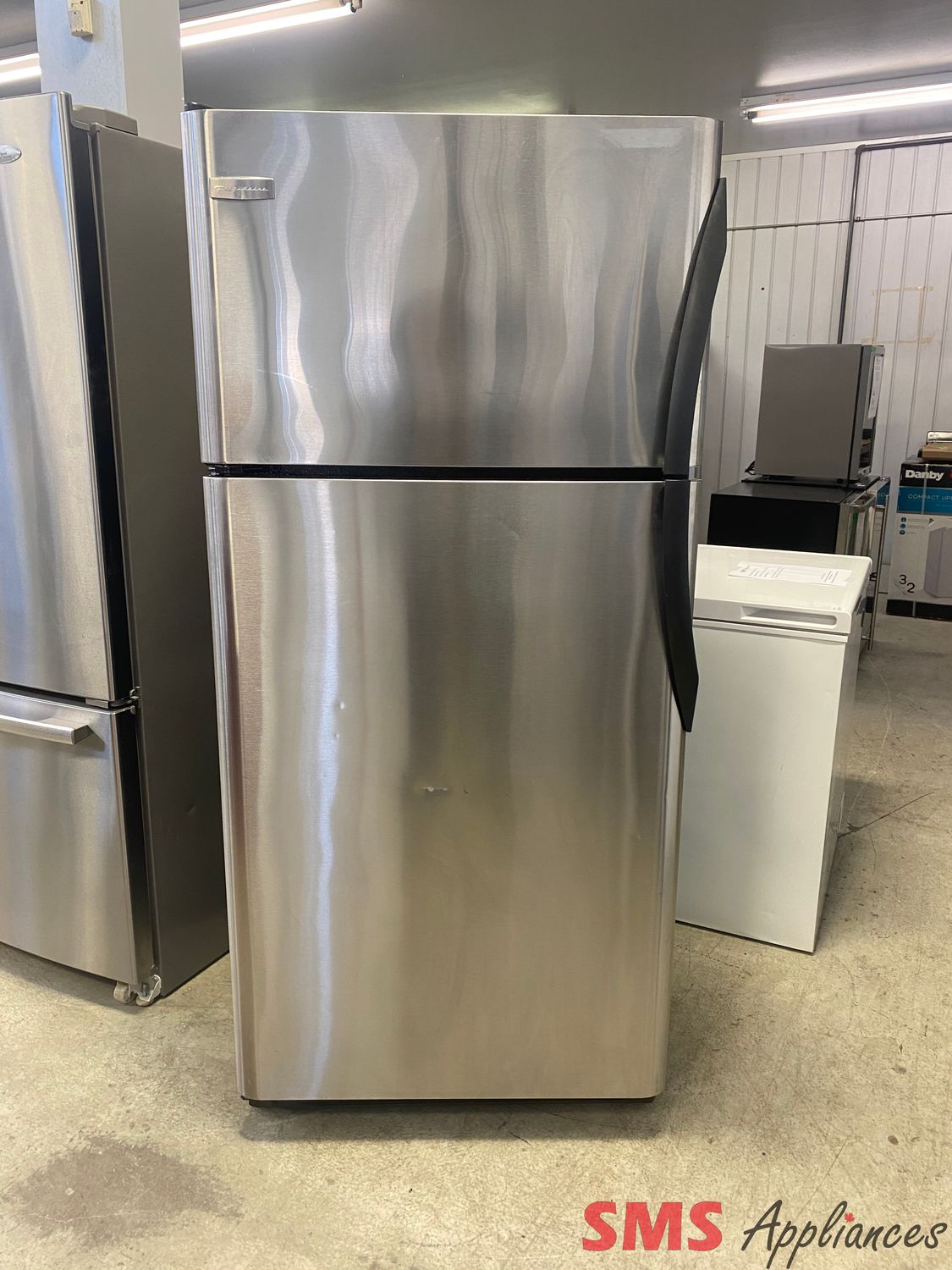 Frigidaire 30" Top Mount Refrigerator FRT18HS6JK