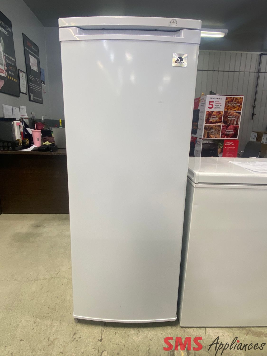 Igloo 22" Upright Freezer FRF690