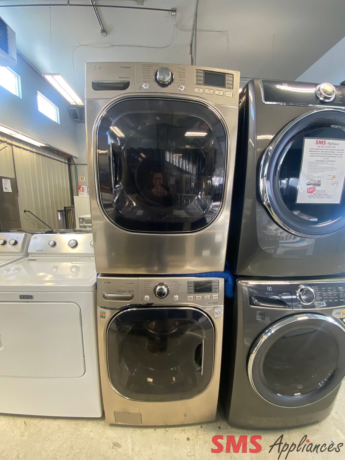 LG 27" Washer & Dryer Set WM3885HCCA / DLEX3885C