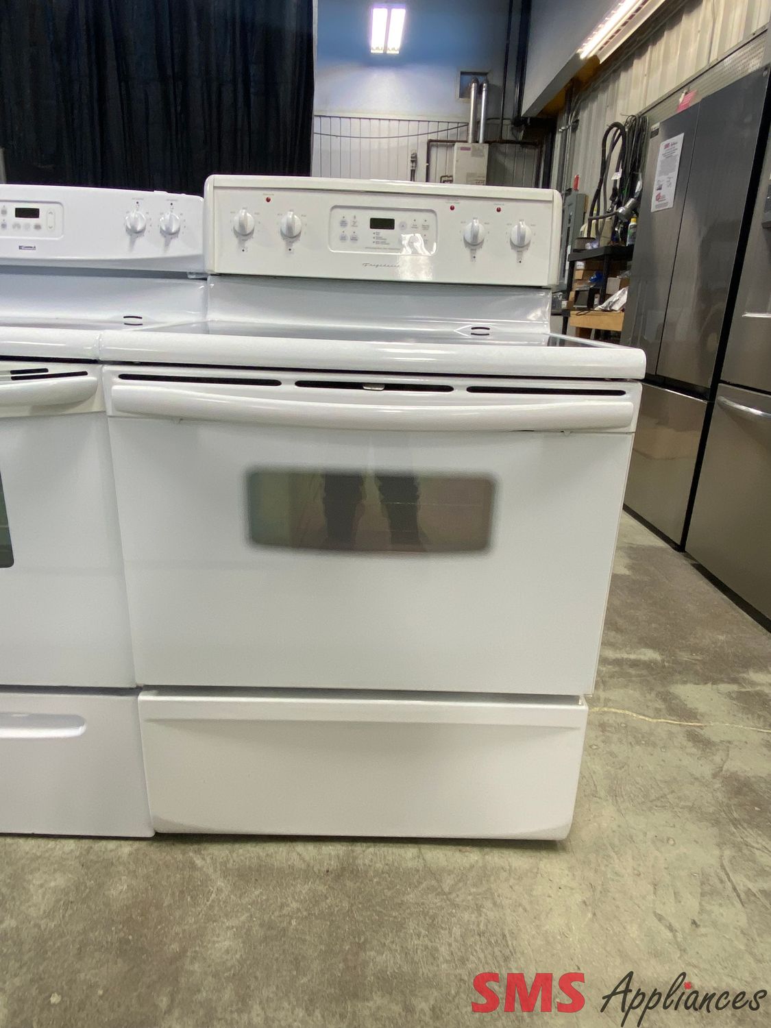 Frigidaire 30" Glass Top Stove CFEF372CS2