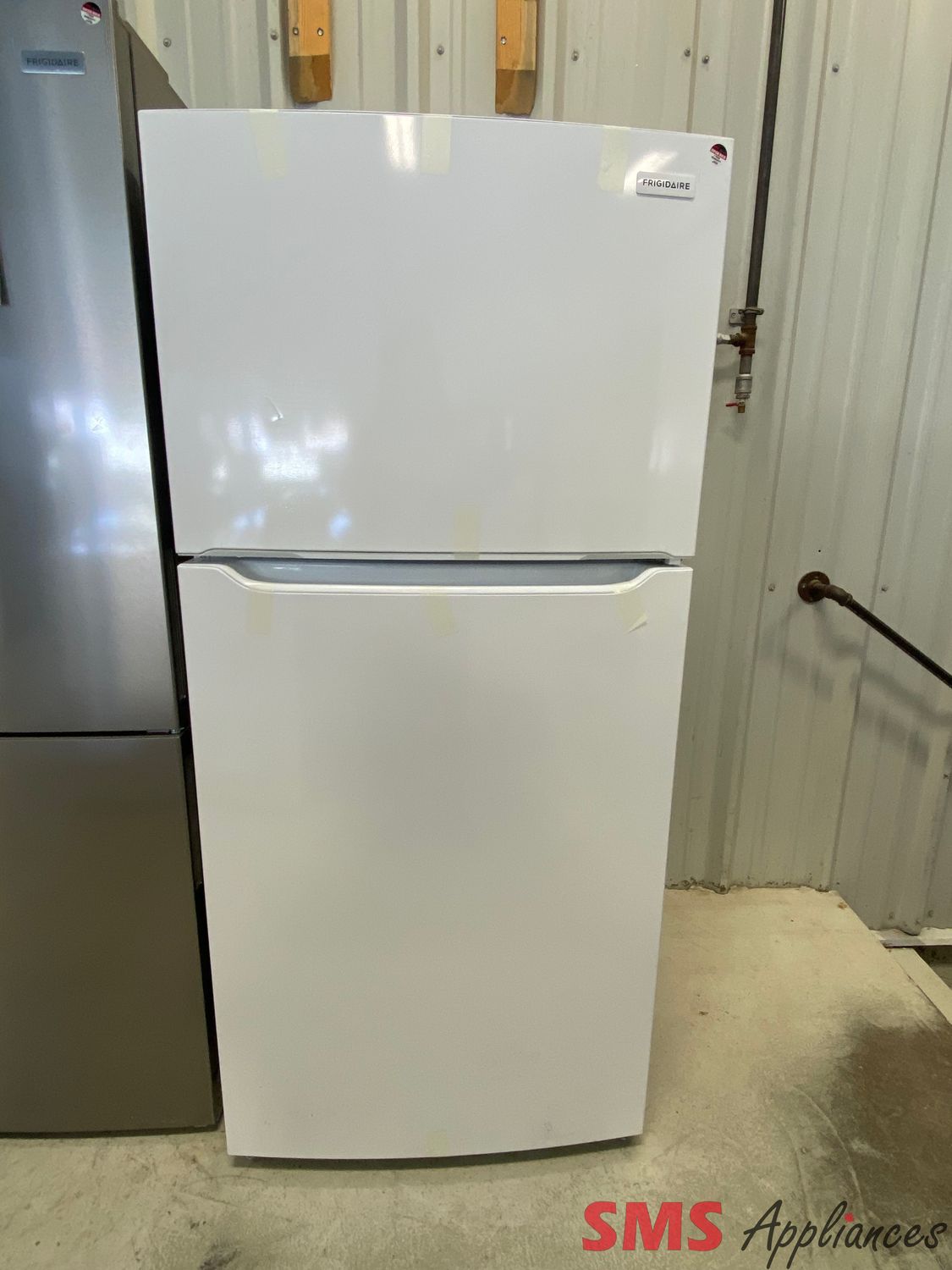 Open Box - Scratch & Dent - Frigidaire 30" Top Mount Refrigerator FFTR2045VW