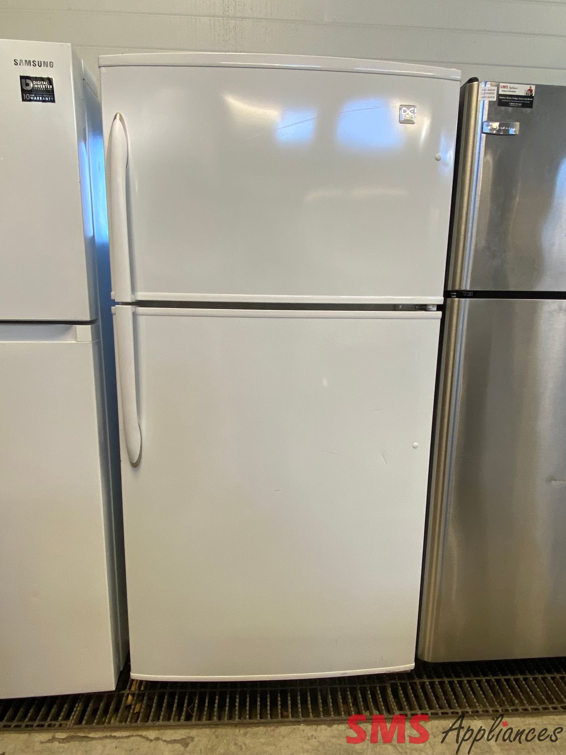 Daewoo 33" Top Mount Refrigerator FRG2150BEW
