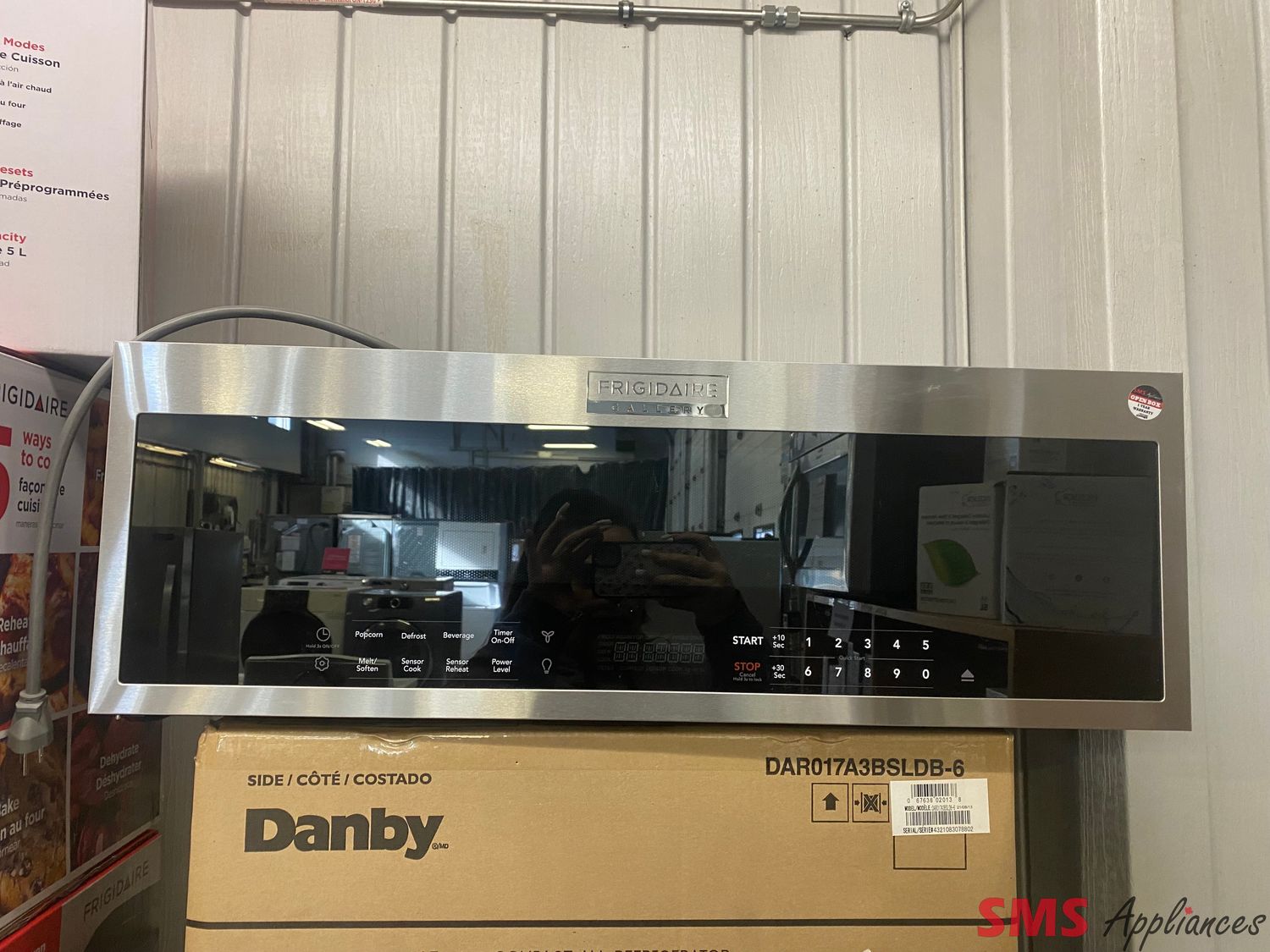 Open Box - Frigidaire Gallery 30" Low Profile - Over the Range Microwave GMOS166AF