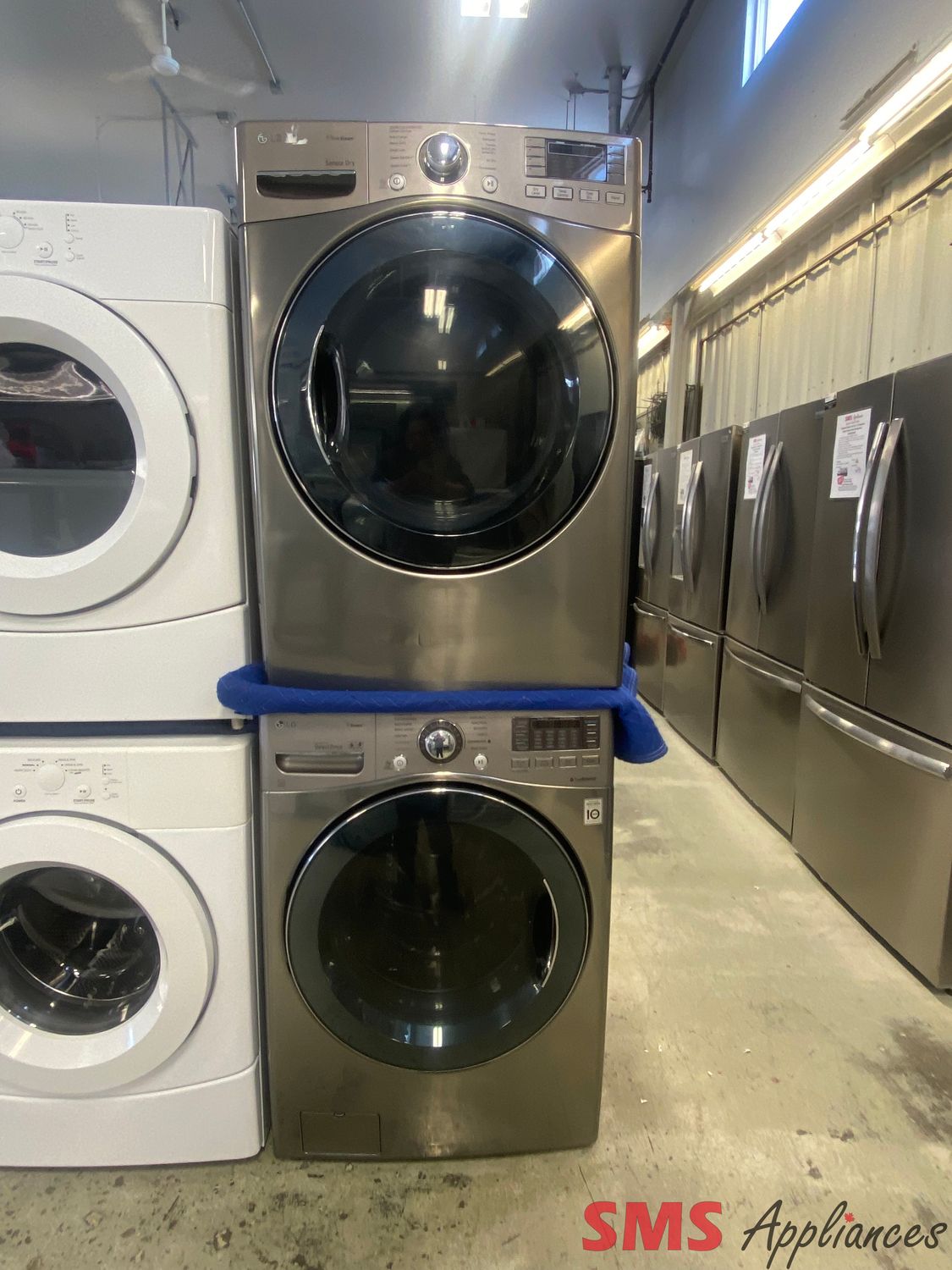 LG 27" Washer & Dryer Set WM3470HVA / DLEX3570V