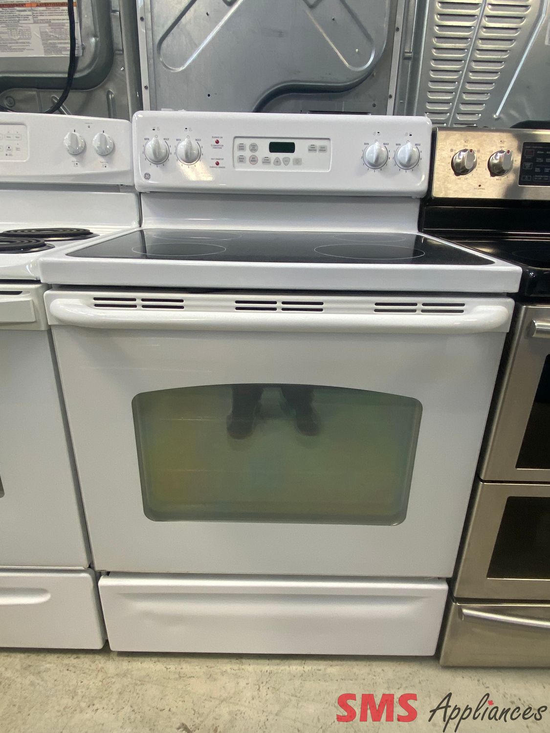 GE 30"Glass Top Stove JCBP65W0K1WW