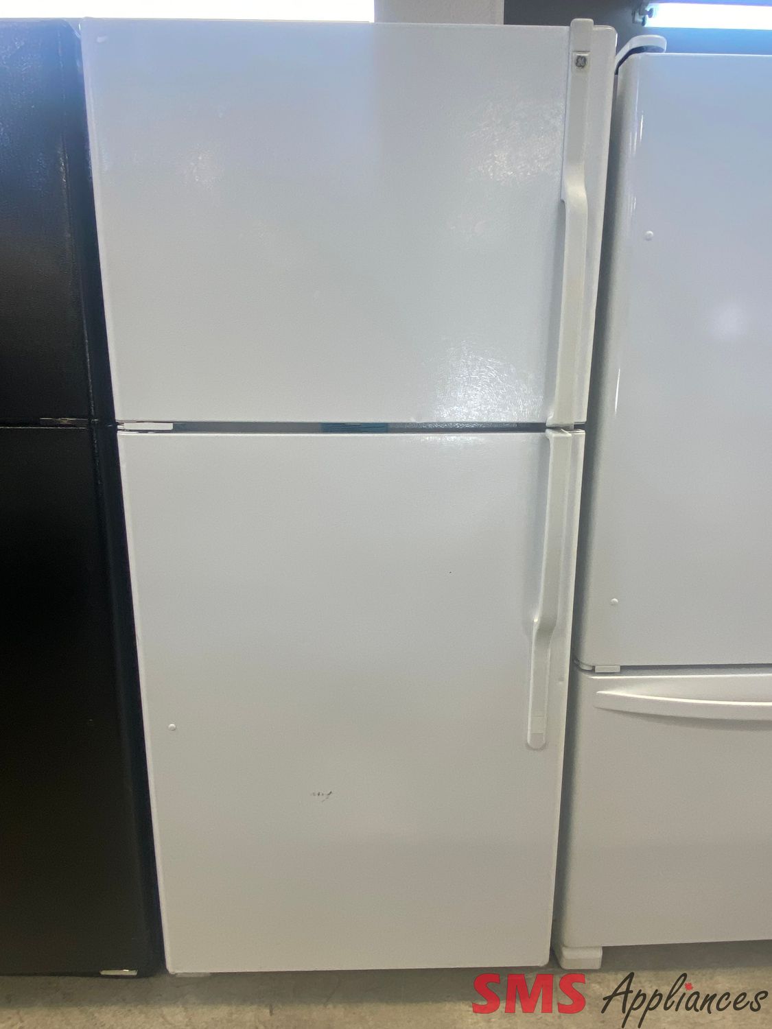 GE 30" Top Mount Refrigerator GTHS181BRDRWW