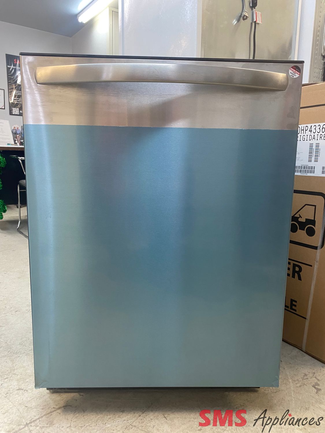 Open Box - Scratch & Dent - Frigidaire 24" Built in Dishwasher FDSH4501AS