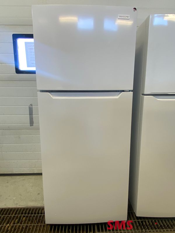 Open Box - Frigidaire 28 Open Box - Frigidaire 28" Top Mount Refrigerator FFHT1822UW