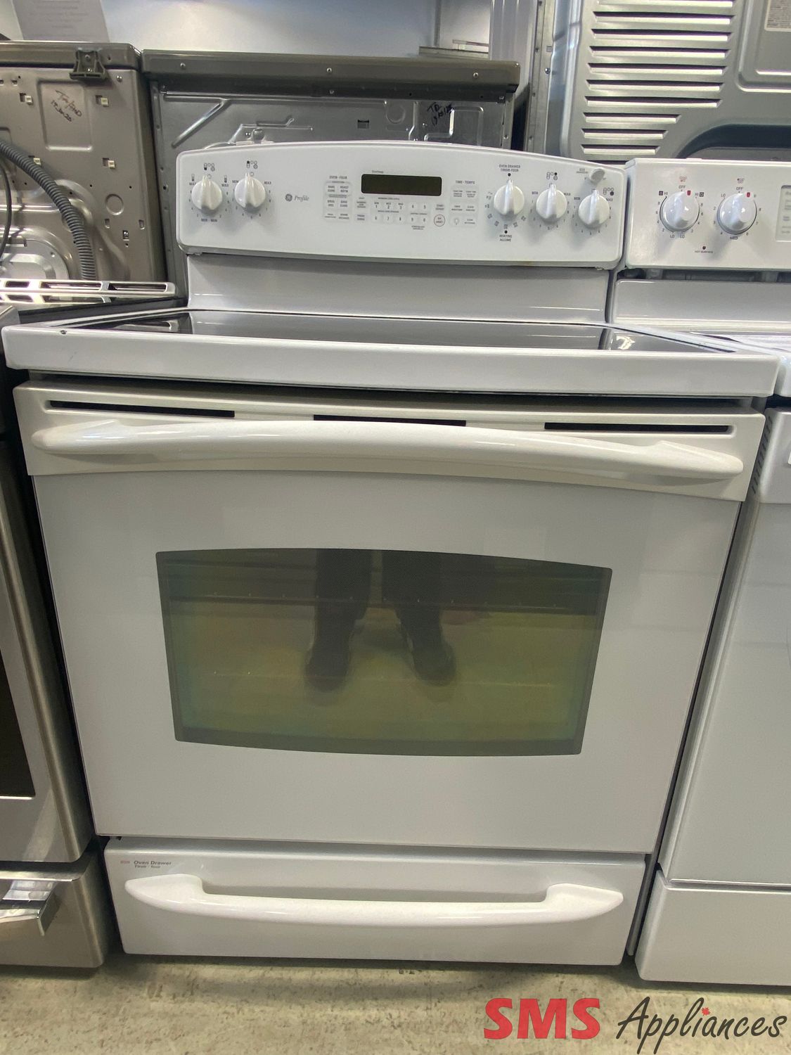 GE 30" Glass Top Stove JCB968WKWW