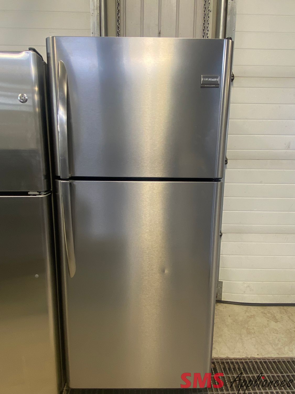 Frigidaire Gallery 30" Top Mount Refrigerator FGHT2144KF