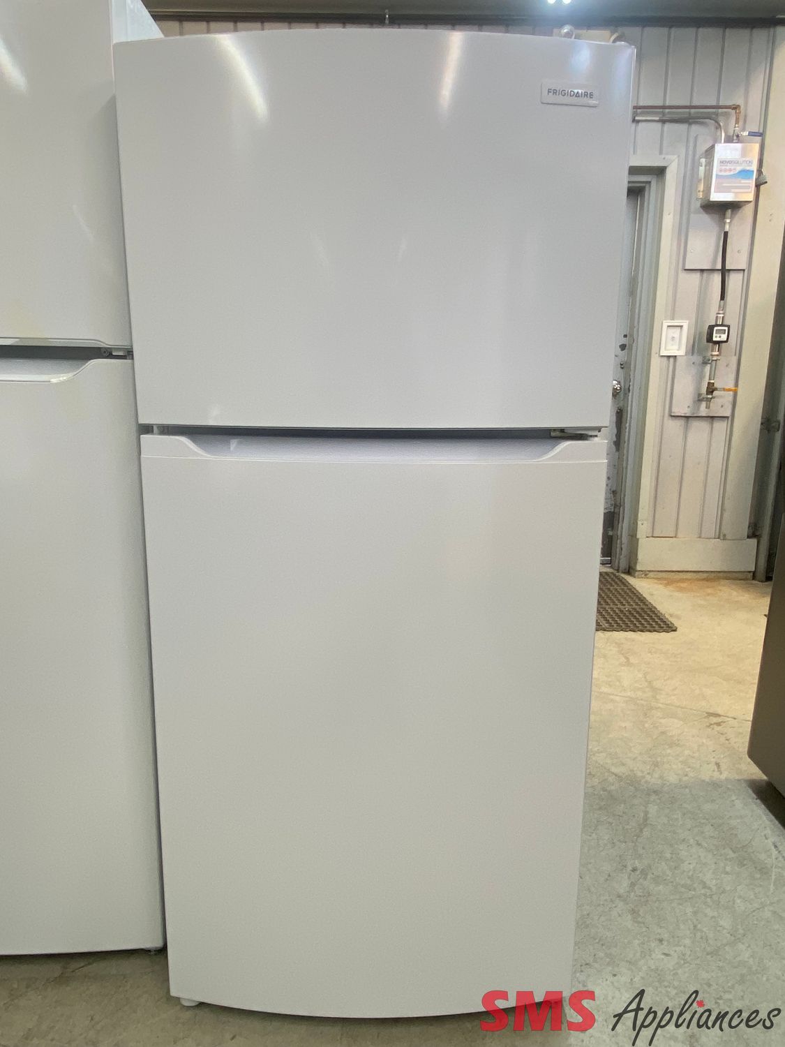 Frigidaire 28" Top Mount Refrigerator FFHT1425VW