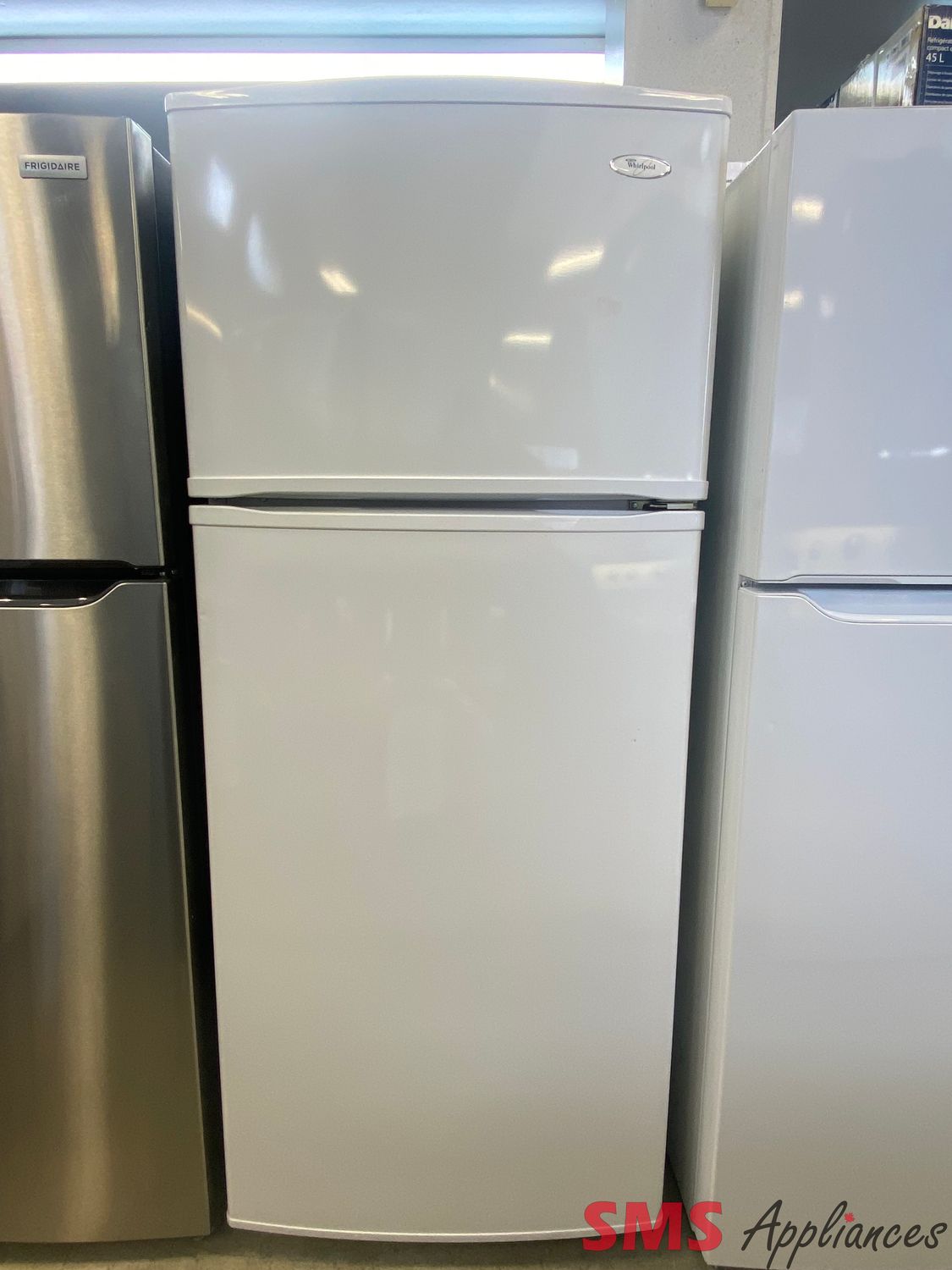Whirlpool 28" Top Mount Refrigerator W8RXNGFWQ