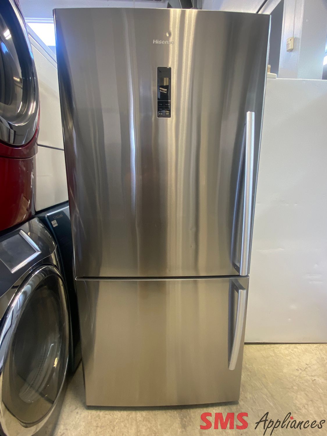 Hisense 31" Bottom Mount Refrigerator RB17N6ASE