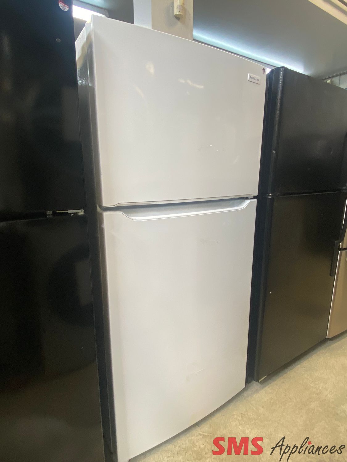 Open Box - Scratch & Dent - Frigidaire 30" Top Mount Refrigerator FFTR1835VWC