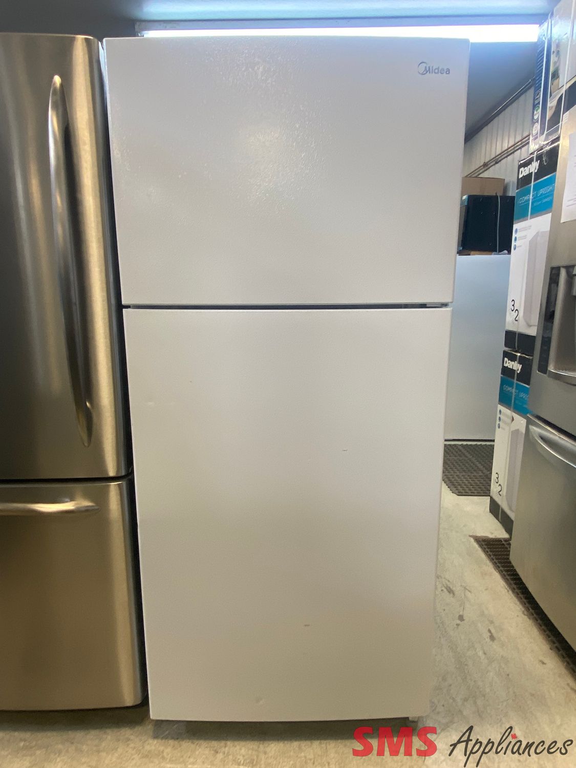 Midea 30" Top Mount Refrigerator MRT18S4AWW