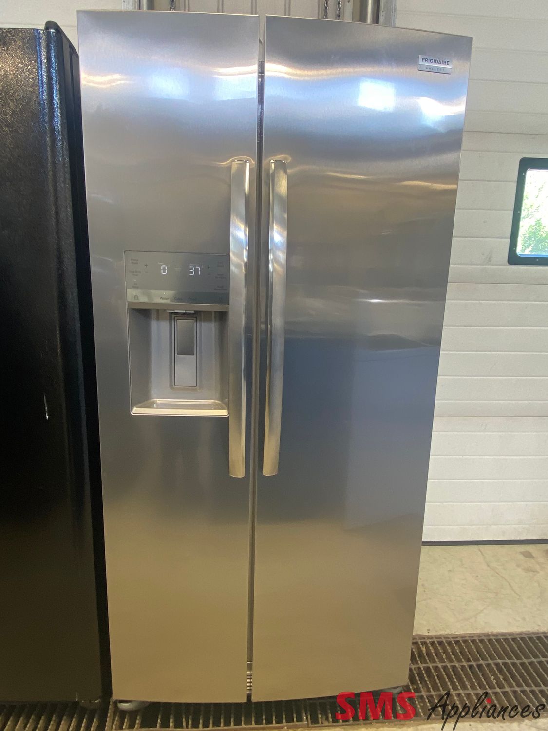Frigidaire Gallery 33" Side by Side Refrigerator GRSS2352AF