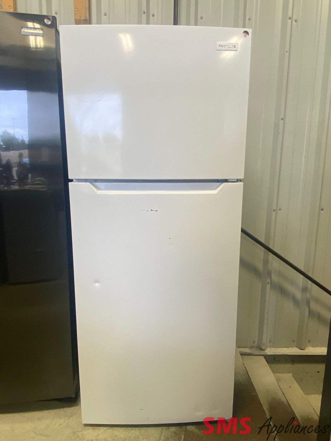 Open Box - Scratch & Dent - Frigidaire 28" Top Mount Refrigerator FFHT1822UW