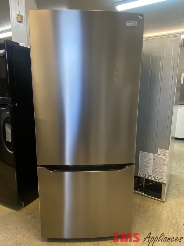 Open Box - Scratch & Dent - Frigidaire Gallery 30" Bottom Mount Refrigerator GRBN2012AF