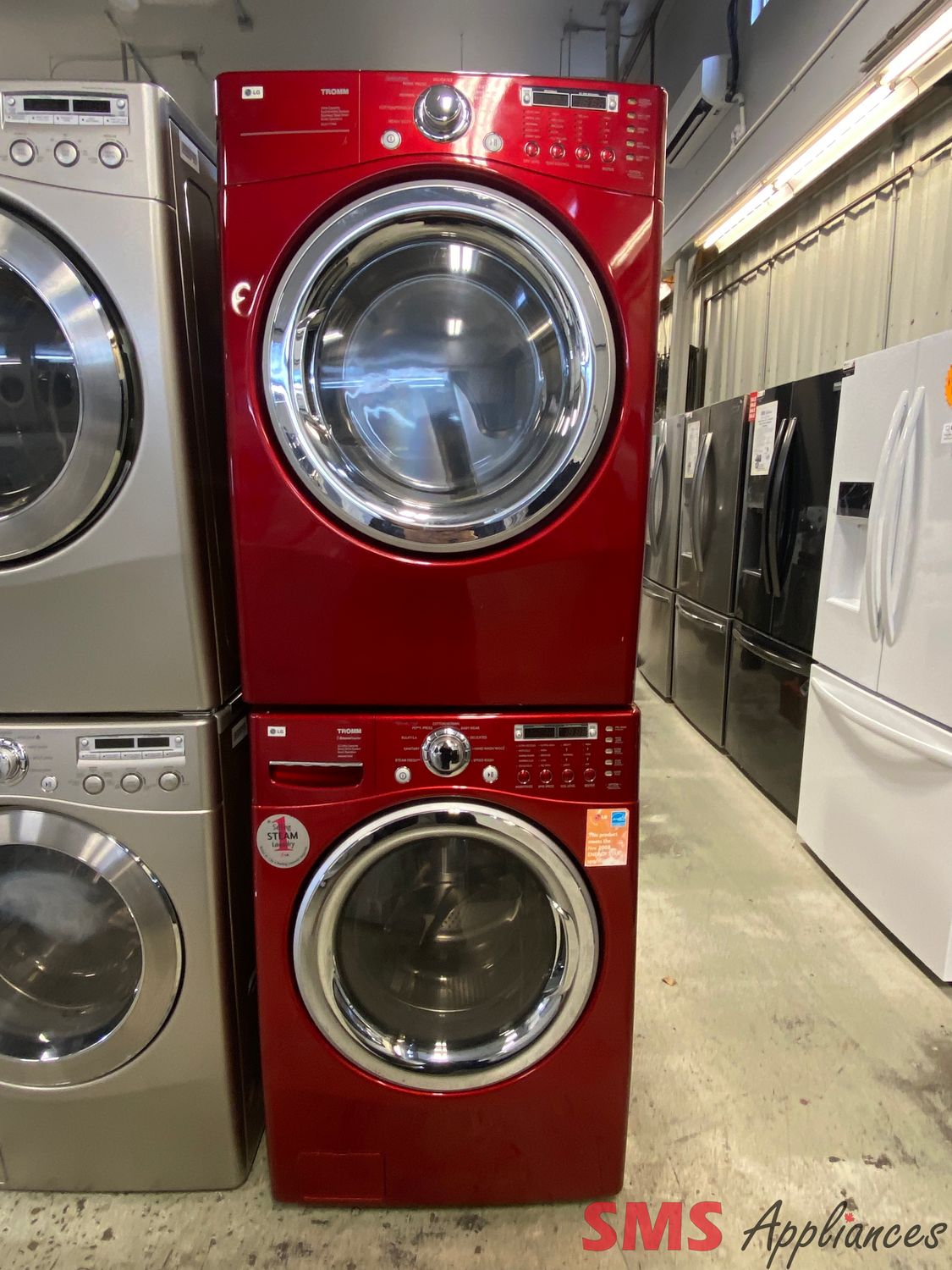 LG Washer and Dryer Set WM2487HRM / DLE7177RM