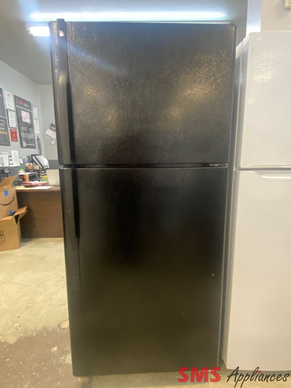 GE 30" Top Mount Refrigerator GTS181BRXRBB